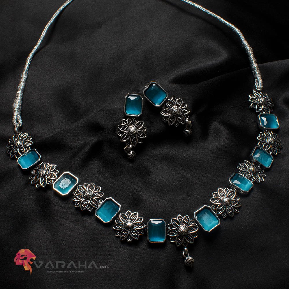 WN0005 - Regal Necklace