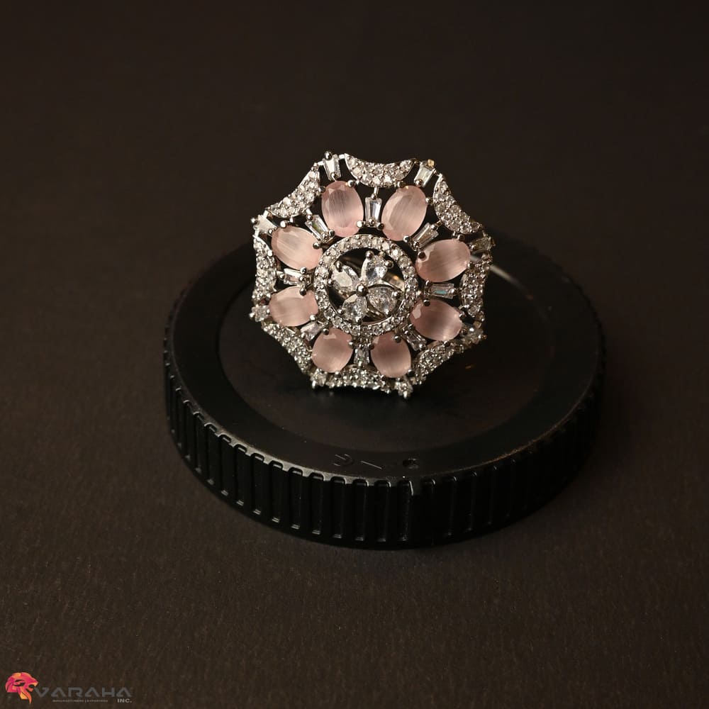 WR0004 - Exquisite Ring